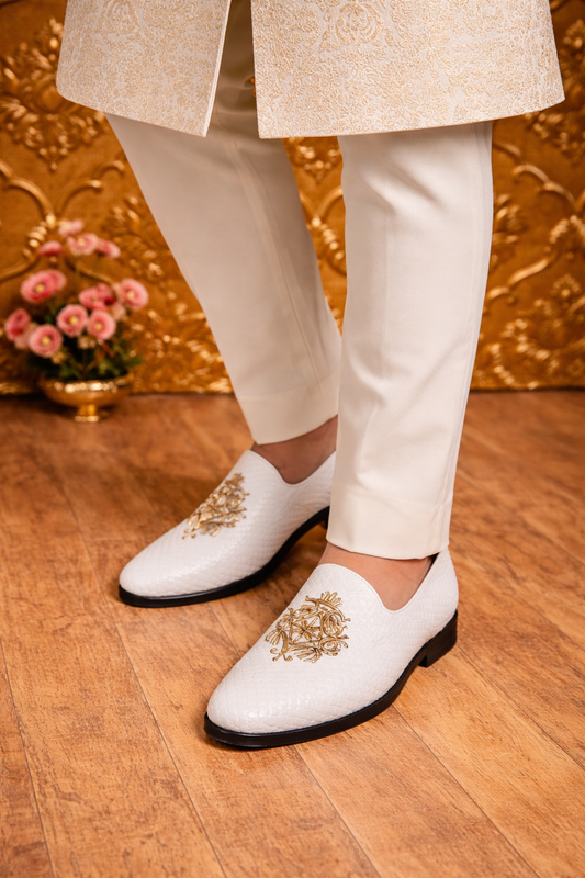 Maharaja Crest Textured Ivory Loafers