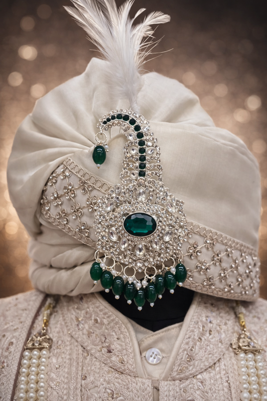Emerald Rajsi Feather Brooch
