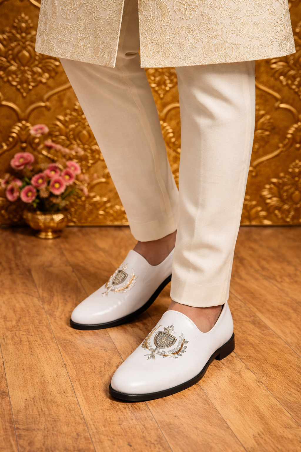 Rajvansh Ivory Crest shoes