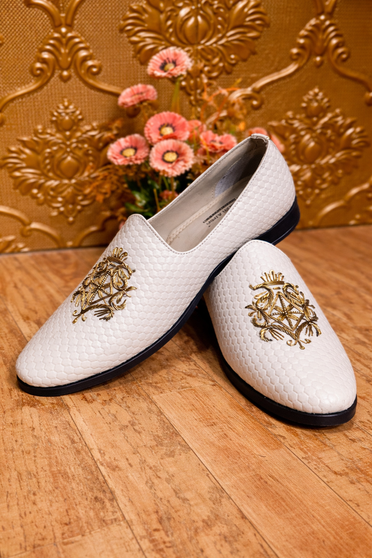 Maharaja Crest Textured Ivory Loafers