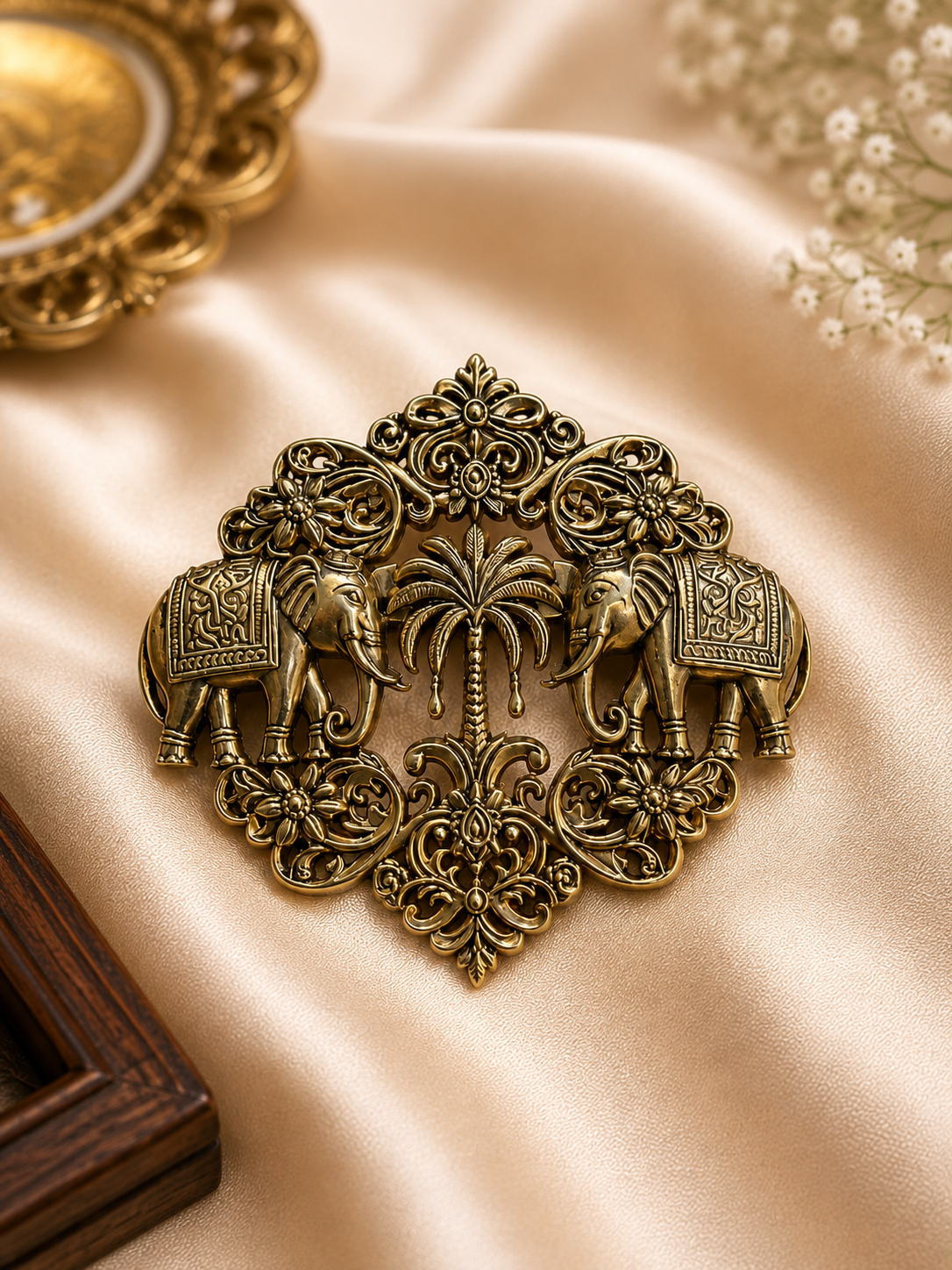 Royal Elephant Heritage Brooch & Button Set