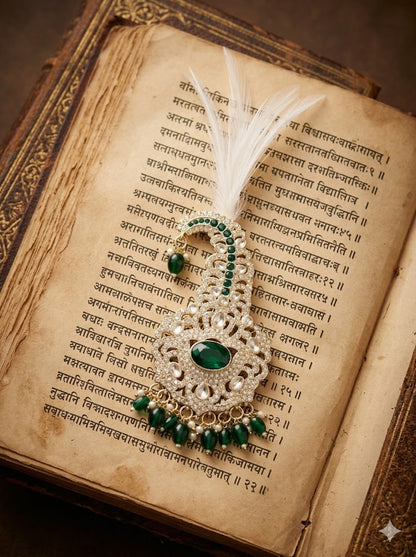 Emerald Rajsi Feather Brooch