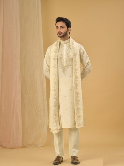 The Ivory Heritage Linen Ensemble