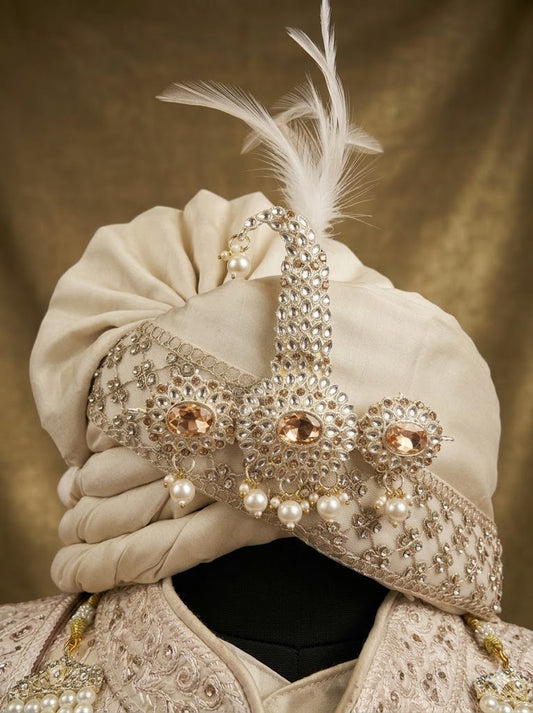 Ivory Royale Feather Kalangi