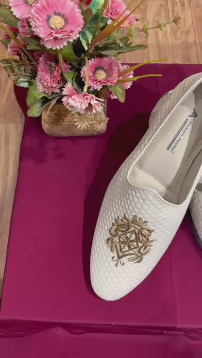 Maharaja Crest Textured Ivory Loafers