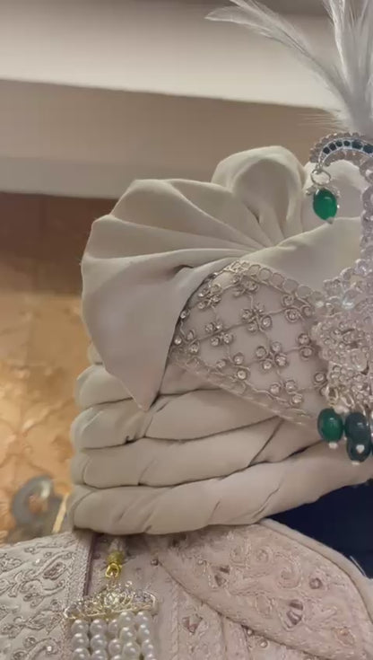 Emerald Rajsi Feather Brooch